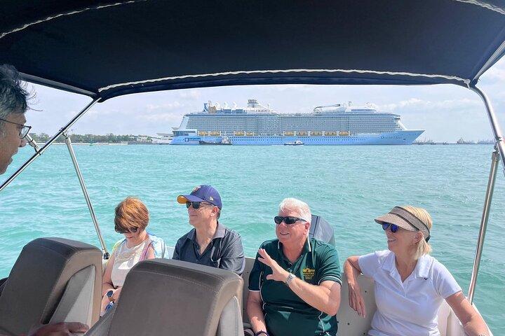 Singapore Speedboat Maritime Guided Tour