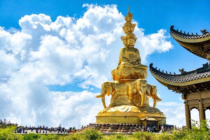 Tour privato di Chengdu al Monte Emei con pranzo e giro in funivia