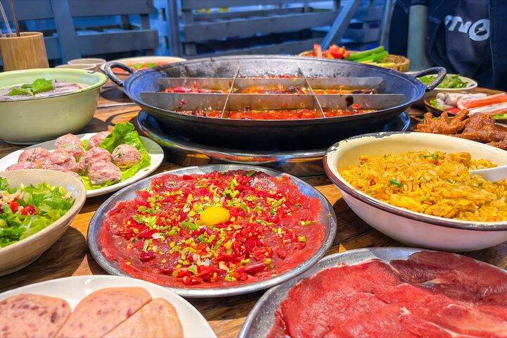 Privat nat-tur: Chengdu oplyst med varm pot-middag