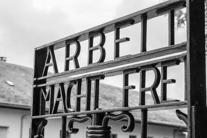 Early Start Small Group : Sitio conmemorativo de Dachau + Tour por la ciudad