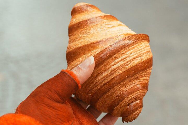 Paris matrundtur på morgonen : Croissanter, baguetter och choklad