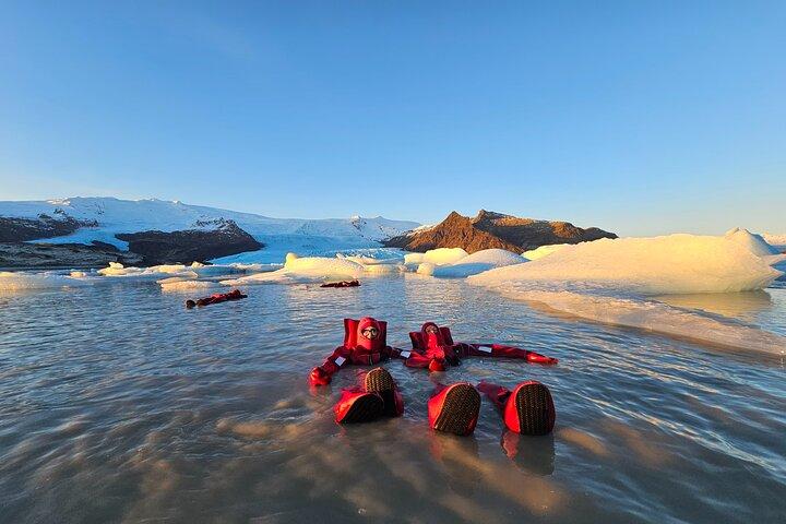Excursão flutuante na Laguna do Gelo de Fjallsárlón