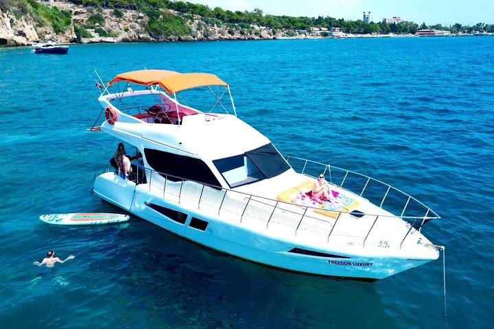 Excursion privée en yacht à Antalya avec jacuzzi et transfert