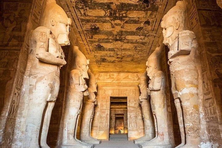 Dagstur till Abu Simbel-templet i Aswan
