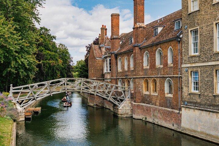 Explora Cambridge con vehículo privado