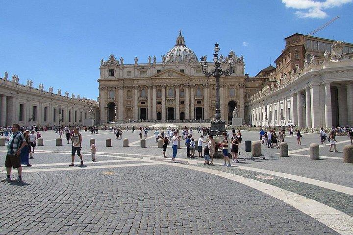ローマ：バチカン美術館、システィーナ礼拝堂＆サンピエトロ大聖堂ツアー