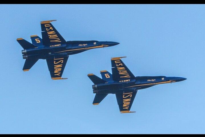 Les Blue Angels s'entraînent sur un yacht privé avec le capitaine