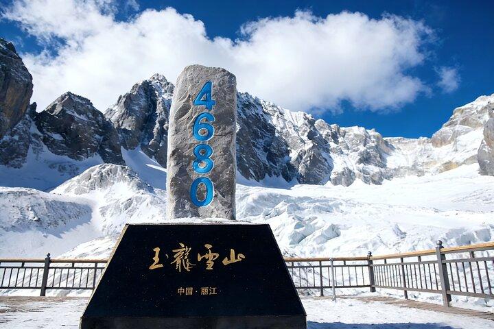 大理、沙渓古代の町、麗江への昆明のプライベート3日間新幹線旅行