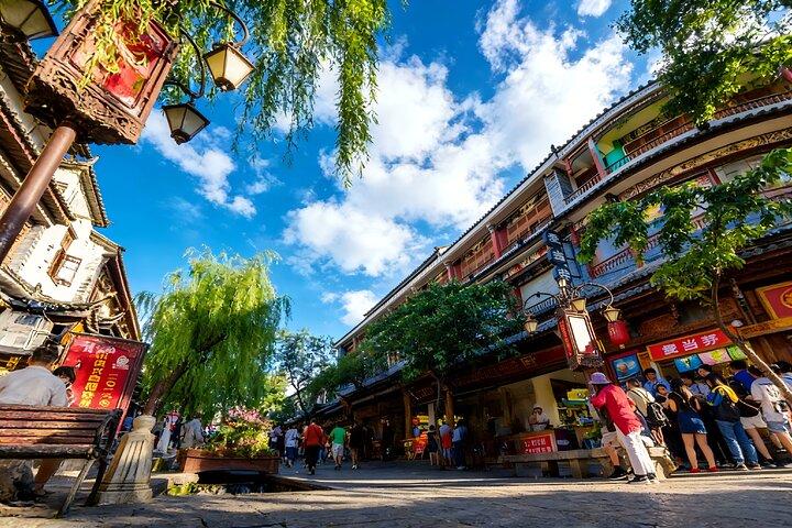 大理、沙渓古代の町、麗江への昆明のプライベート3日間新幹線旅行