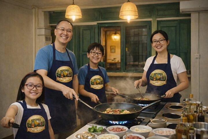 Clase de cocina tailandesa en un hogar de 100 años