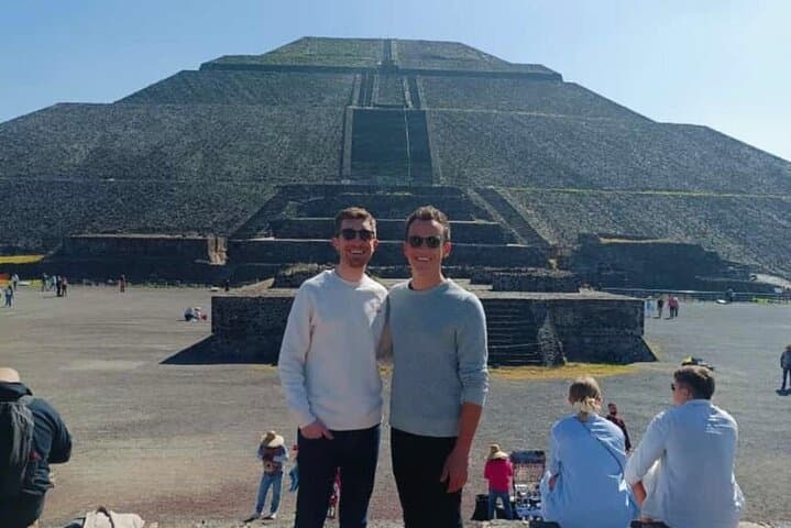 Pyramids of Teotihuacan, Restaurant "LA GRUTA" / PRIVATE TOUR