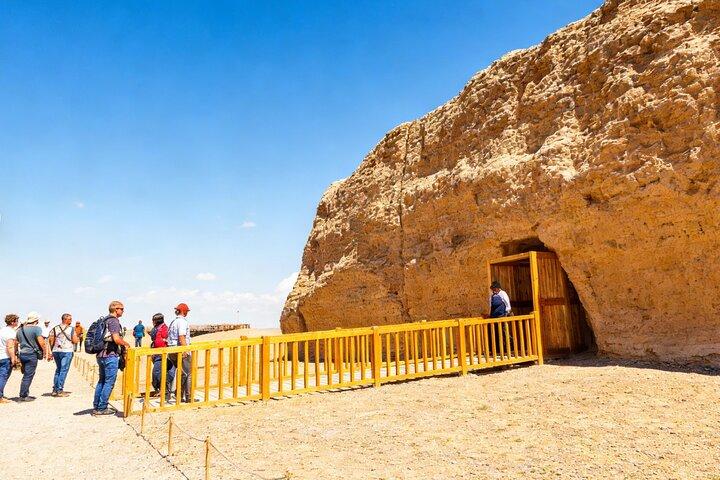 Excursão privada de um dia a Dunhuang: Yumen Pass, Ruínas da Grande Muralha de Han e Cidade Fantasma de Yadan