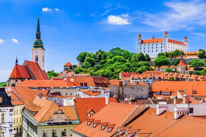 TOP Bratislava : Private Guided Tour with your mobile