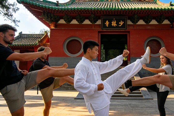 Visita privata di Zhengzhou al Tempio Shaolin, tra cui lezioni e attività di Kungfu