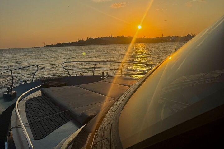 Istanbul Sunset Cruise by the Luxury Yacht