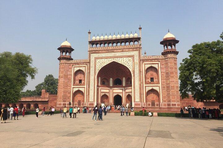 Explorez Taj Mahal et Agra City tour Voiture privée au départ de New Delhi