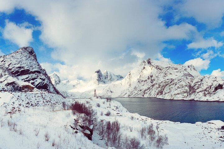 Aventura con raquetas de nieve en Lofoten con pesca en hielo y retiro de cabaña
