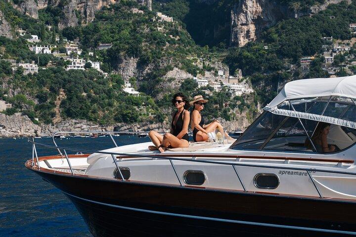 Capri Private Tour fra Sorrento eller Positano: Luksus Gozzo