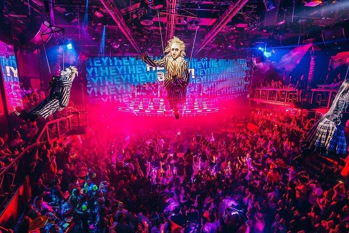 Cancun Night Combo: Taco & Beer Tour e Coco Bongo Show & Drinks