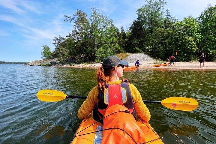 Estocolmo Tour guiado en kayak de 3 días con acampada en la isla