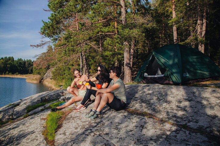 Estocolmo Tour guiado en kayak de 3 días con acampada en la isla