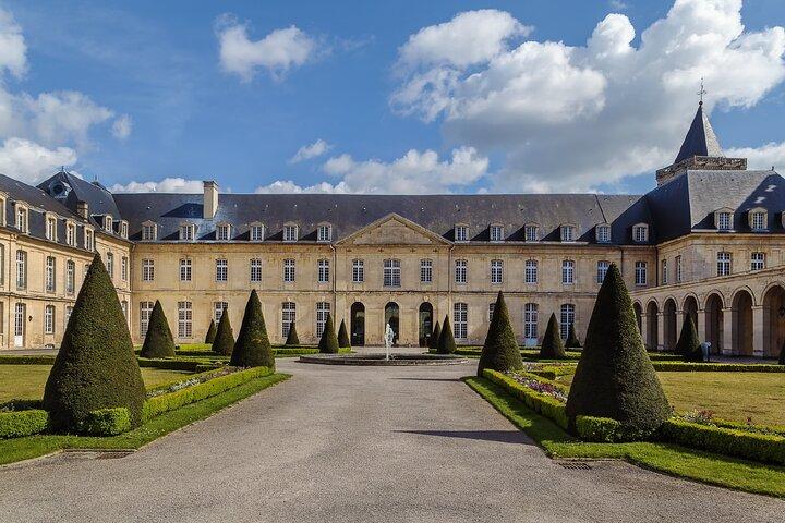Caen Visite audioguidée à pied 1h50 et 22 commentaires audios