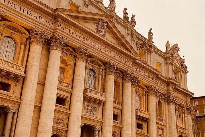 Private Tour of St.Peter’s Basilica, Grottoes, papal tomb & Dome
