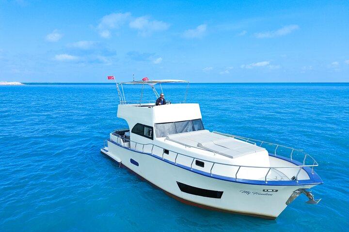 Excursion privée en yacht à Antalya avec déjeuner et transferts