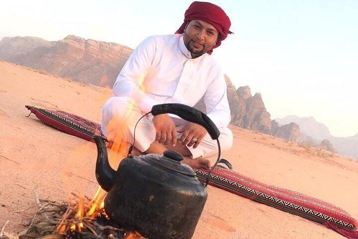 Wadi Rum descoberto 4 horas de passeio de jeep de distantes maravilhas do deserto
