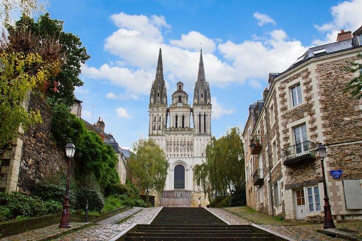 Angers: Audioguidet byvandring, 2 timer og 15 minutter og 22 lydkommentarer