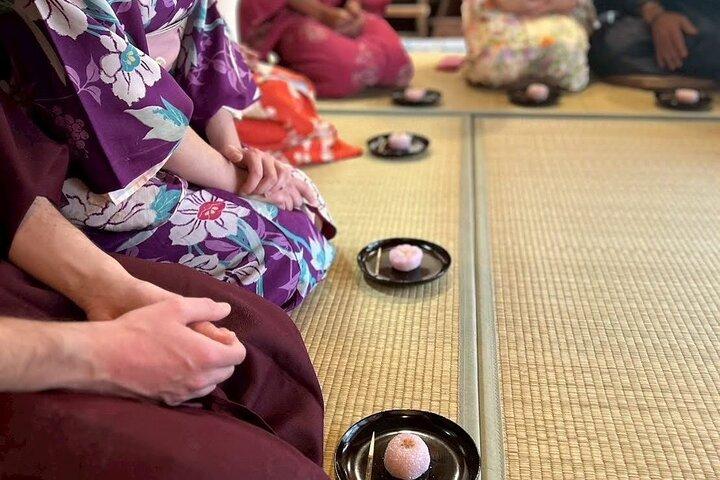 希少価値の高いアンティーク着物と茶道体験