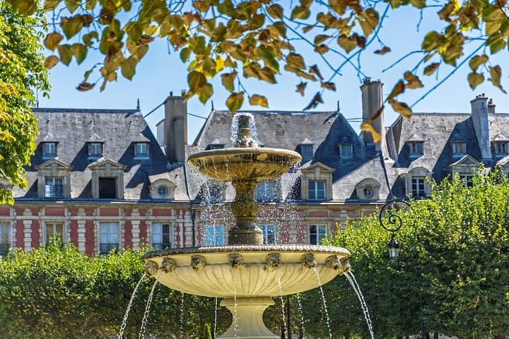 Paris History of France Tour Sainte Chapelle & Victor Hugo Museum