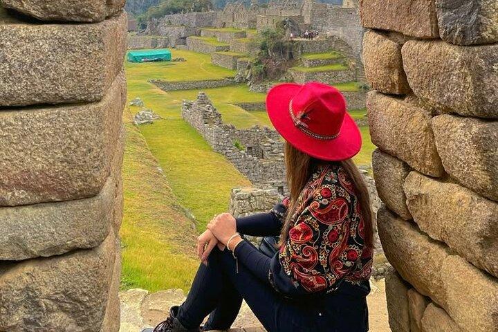 Machu Picchu Full Day Train Tour from Cusco with Tickets