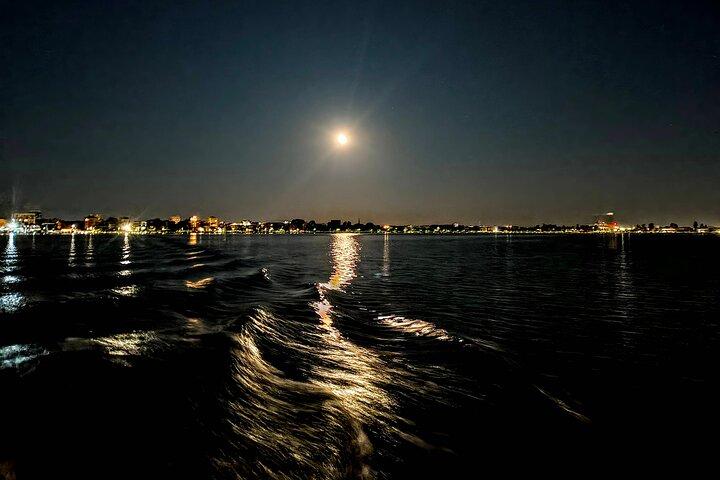 Chioggia : Moonlight Boat Tour & Night Cruise por Canales