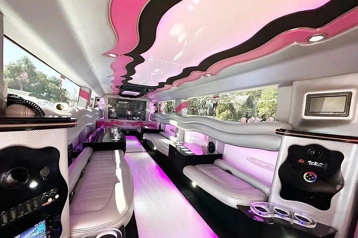 Visite privée du vin en limousine Pink Hummer 2 à Fredericksburg