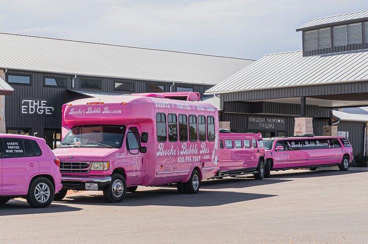 Visite privée du vin en limousine Pink Hummer 2 à Fredericksburg