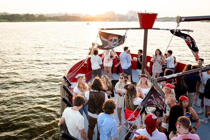 Crucero en barco pirata por el río Potomac