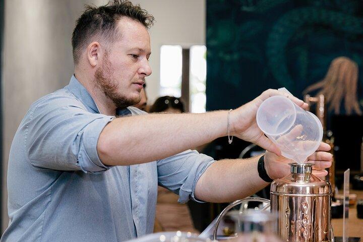 Machen Sie Ihre eigene Gin-Erfahrung und Saigon Baigur Distillery Tour