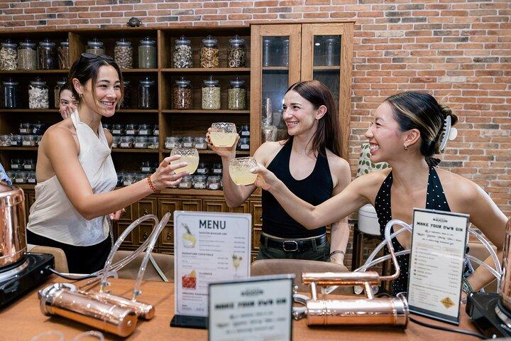 Fai la tua esperienza di Gin e tour della distilleria di Saigon Baigur