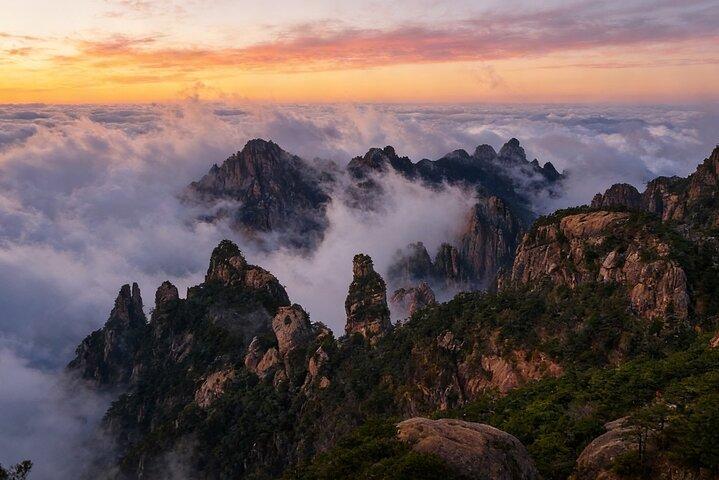 Gita privata di 2 giorni al Monte Huangshan e alla città antica di Tangmo da Pechino