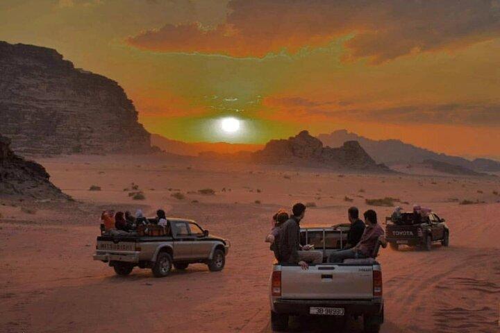 Wadi Rum Aventura Jeep Safari y Sandboard 4 Horas