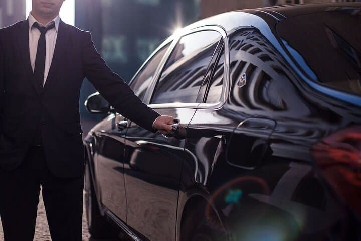 One Way Private Transfer from Disneyland Paris to Paris