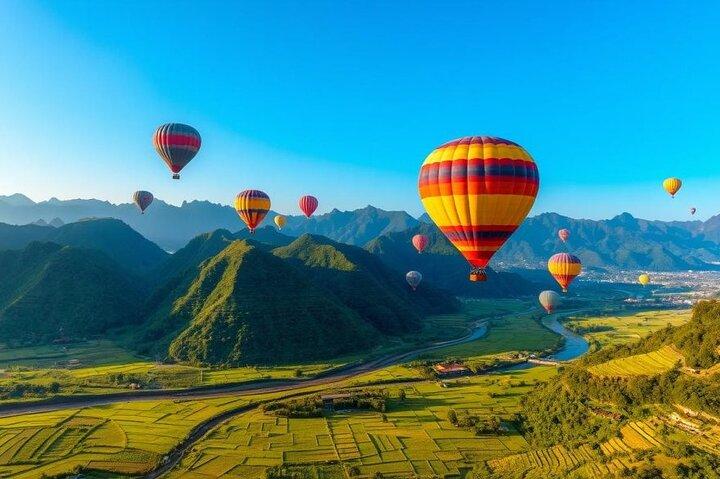 Vang Vieng Scenic Hot Air Balloon Flight