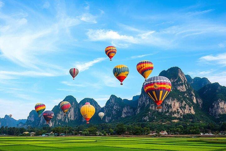 Vang Vieng Scenic varmluftsballongflygning
