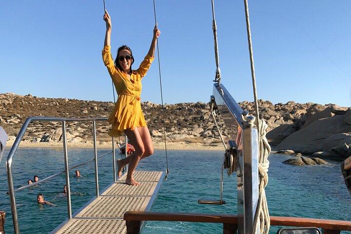 Mykonos Half Day Cruise to Rhenia and Delos Islands with Meals