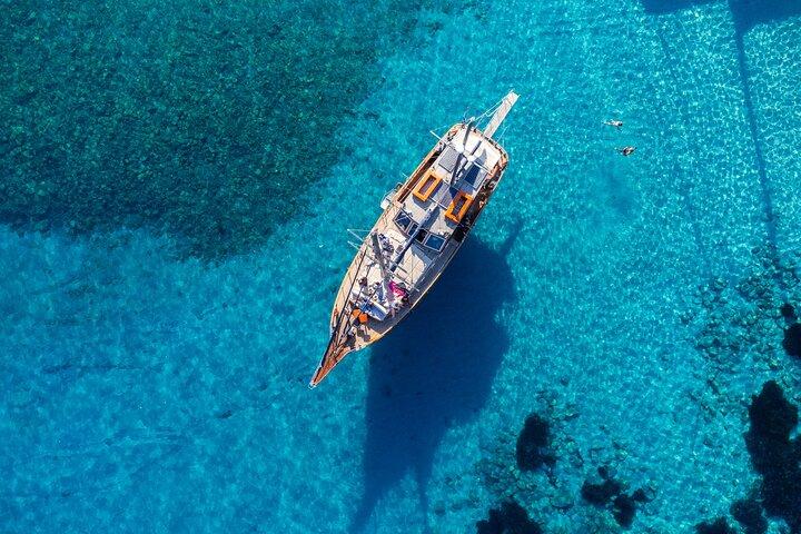 Mykonos Half Day Cruise to Rhenia and Delos Islands with Meals