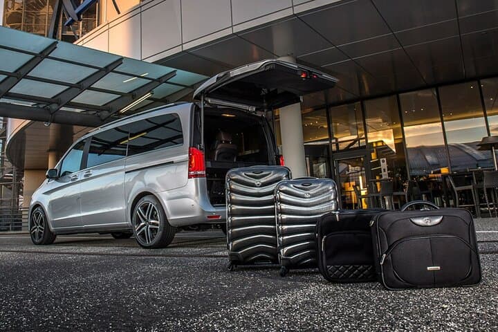 Private Departure Transfer from Hotel in Paris to Train Station