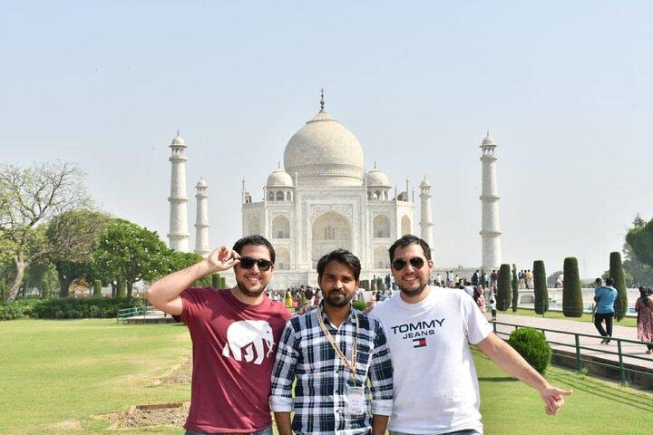 Tour del forte di Taj Mahal e Agra da Delhi con pranzo a 5 stelle