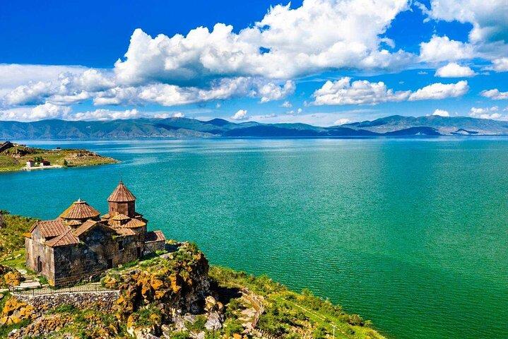 Excursão privada ao Lago Sevan e Tsaghkadzor com Kecharis & Ropeway
