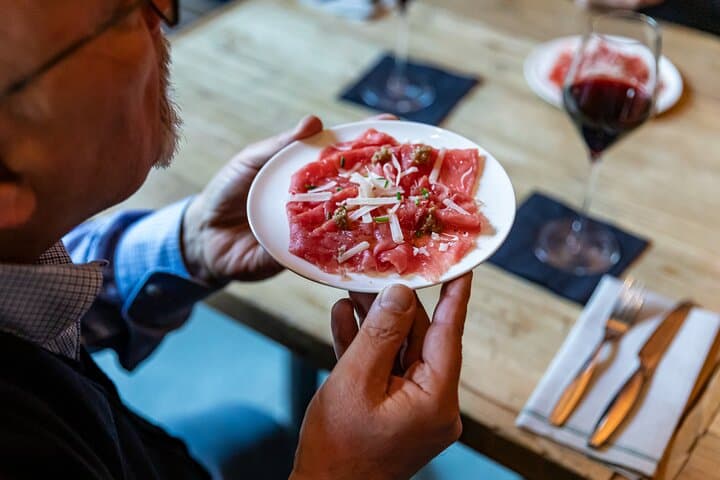 Milan: Navigli Food & Drinks Tour with Eating Europe